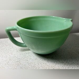 Anchor Hocking Fire King Jadeite spout batter bowl 2000 series